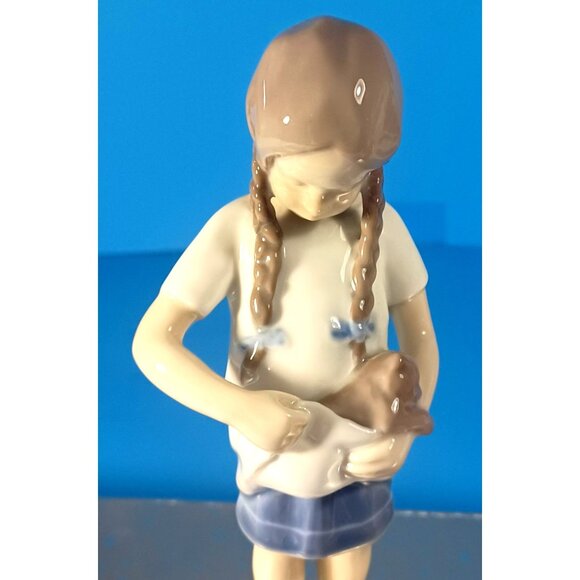 Bing & Grondahl Royal Copenhagen Little Mother Danish Girl With Kitten Figurine - Picture 10 of 16